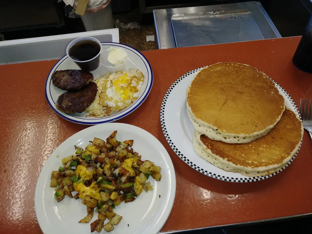 Irwin's Fountain: Restaurant Food And Dining Photo