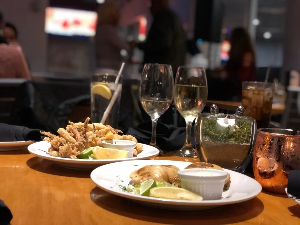 Alvin's On The Beach: Restaurant Food And Dining Photo