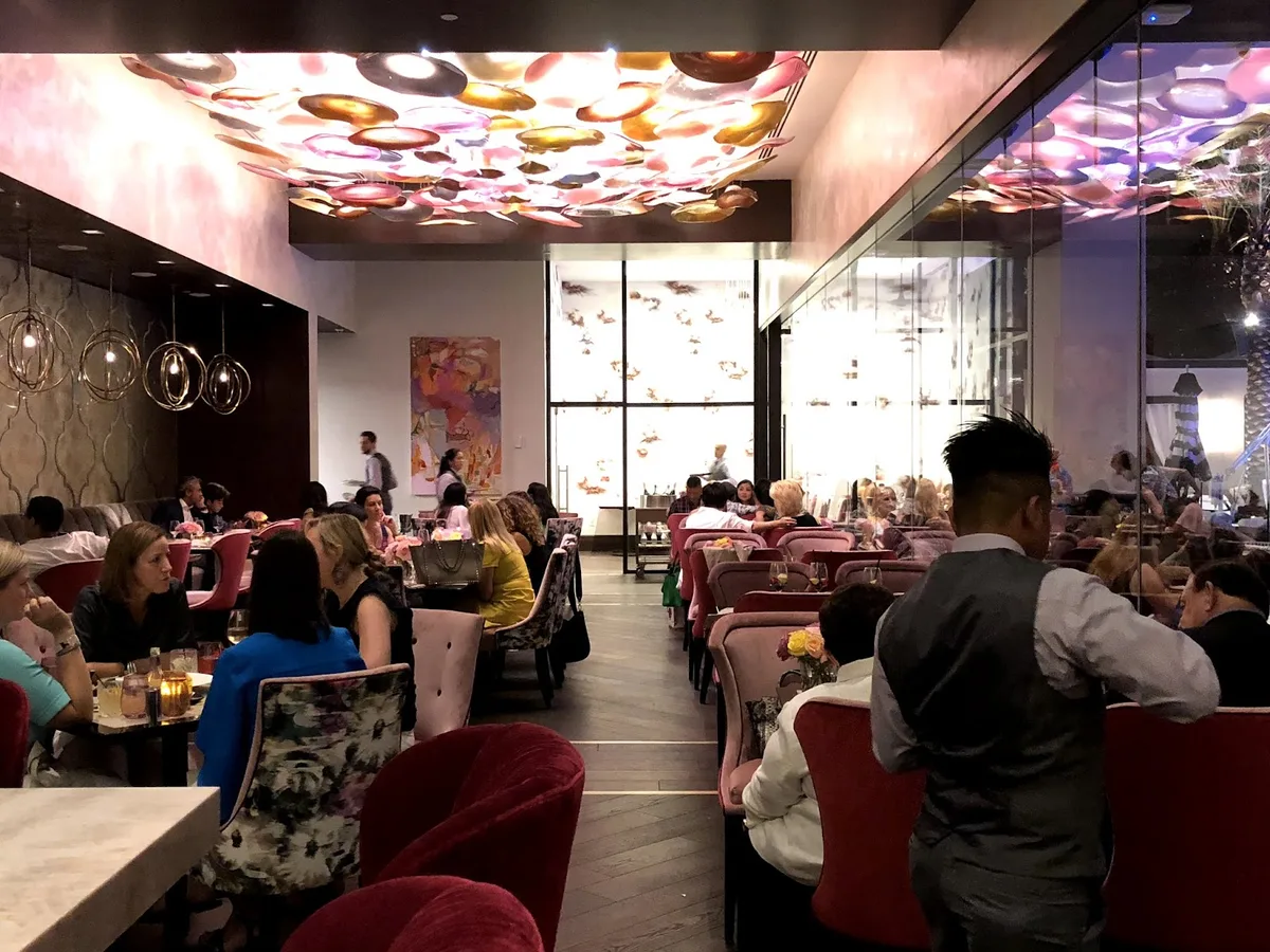 Bloom & Bee: Restaurant Photograph