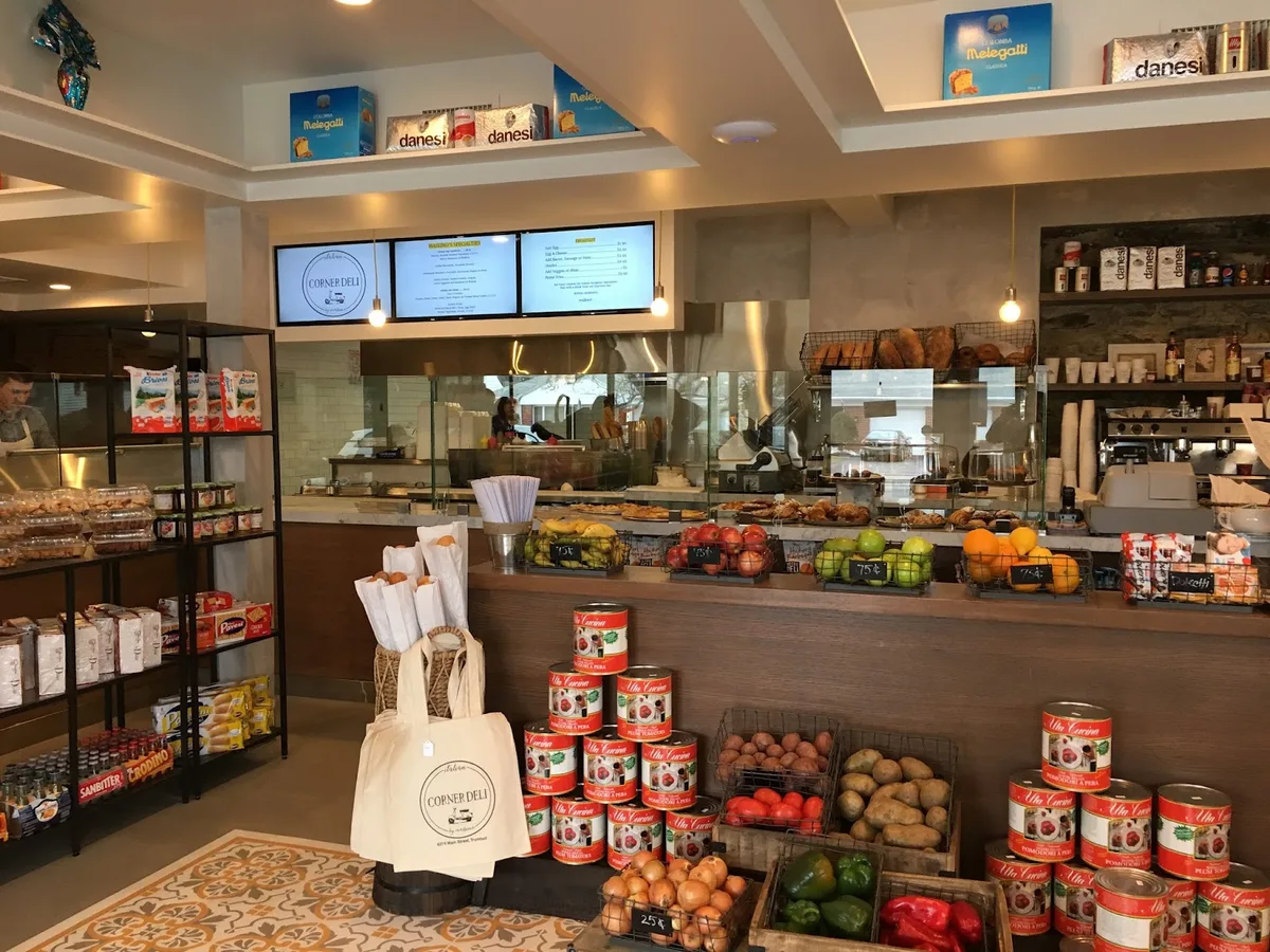 Italian Corner Deli by Massimo: Restaurant Photograph