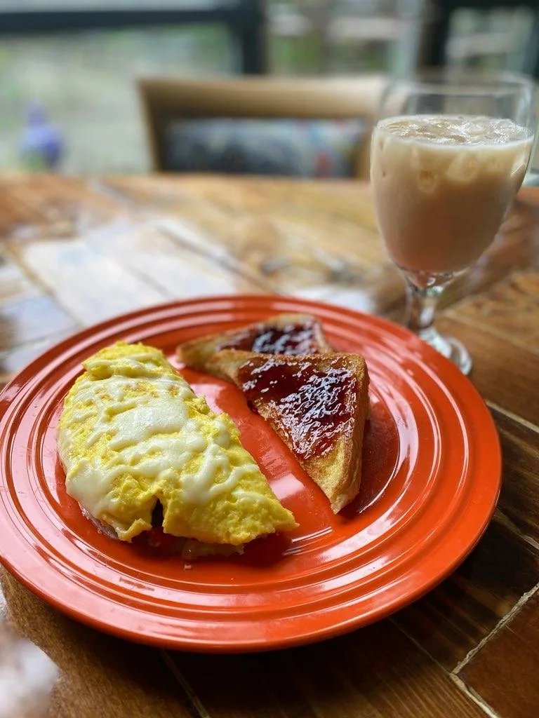 The Wonderland Cafe: Restaurant Food And Dining Photo