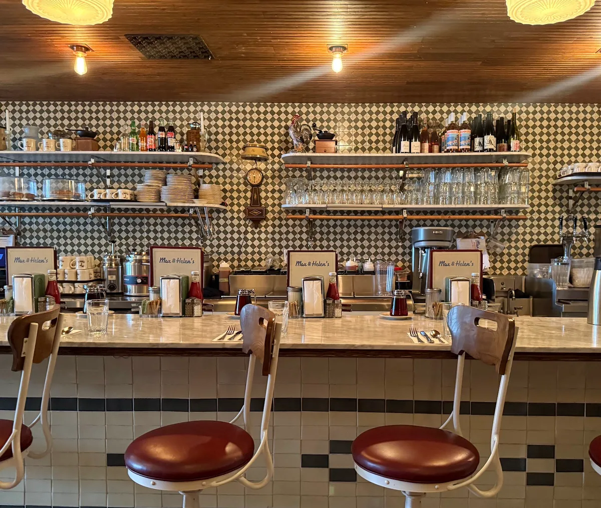 Max & Helen's — restaurant listing photo