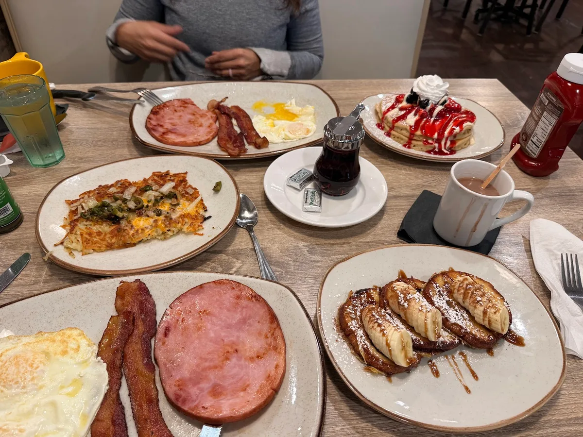 Egg House Cafe: Restaurant Photograph