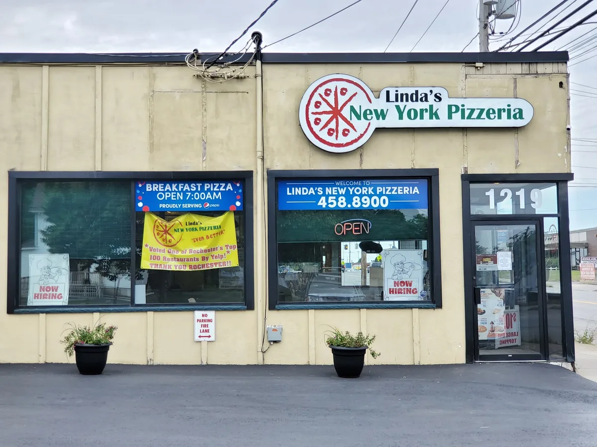 Linda's New York Pizzeria: Restaurant Food And Dining Photo