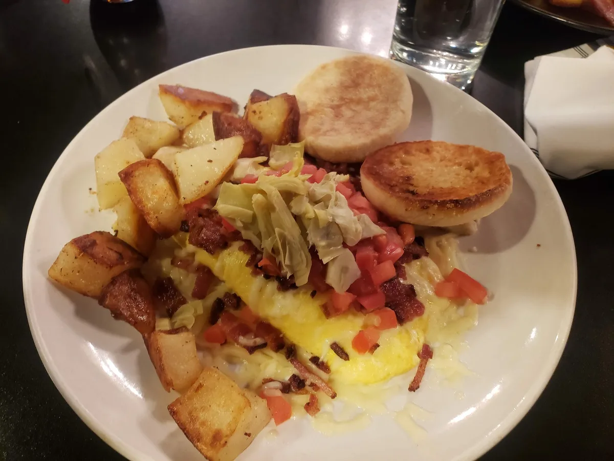 Taxi's Grille & Bar: Restaurant Food And Dining Photo