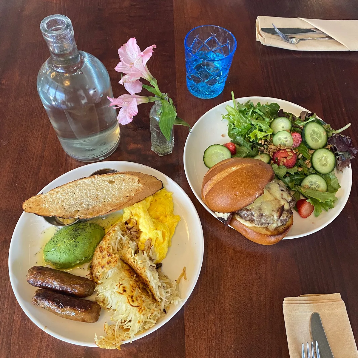 Café Niche: Restaurant Food And Dining Photo