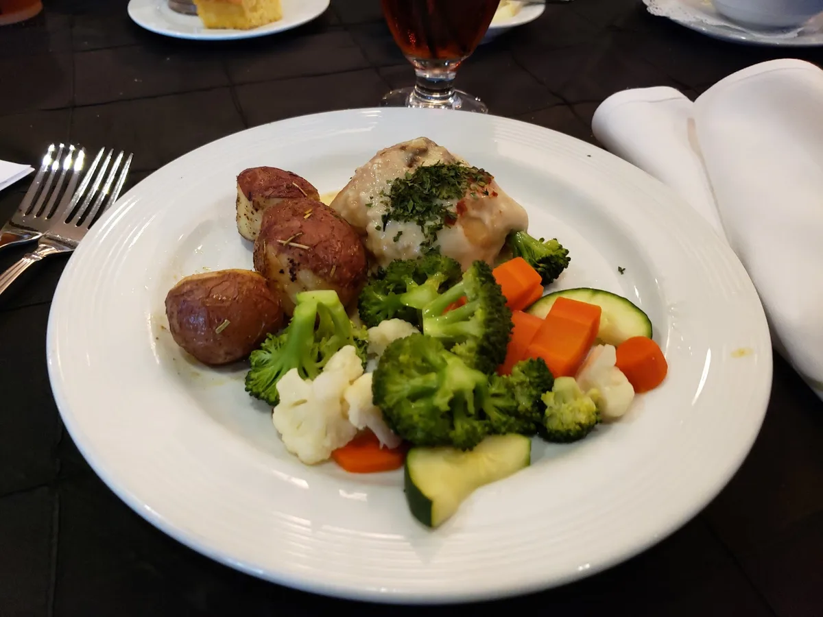 Sierra Lakes Golf Club: Restaurant Food And Dining Photo
