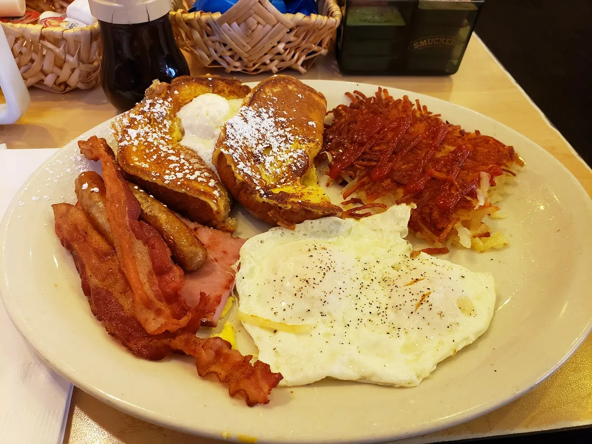 Coco's Bakery Restaurant · Restaurant Photo From Google Maps