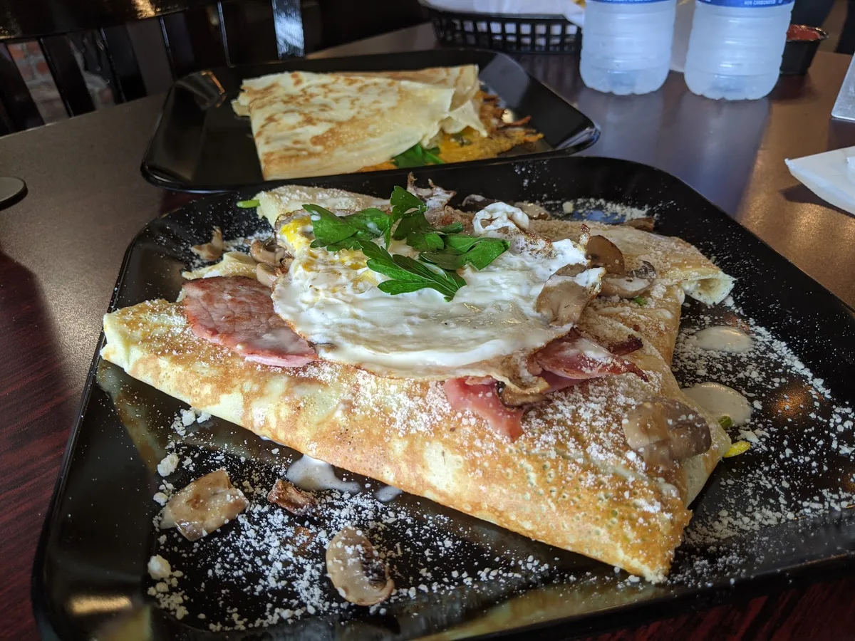 Pofta Buna International: Restaurant Food And Dining Photo