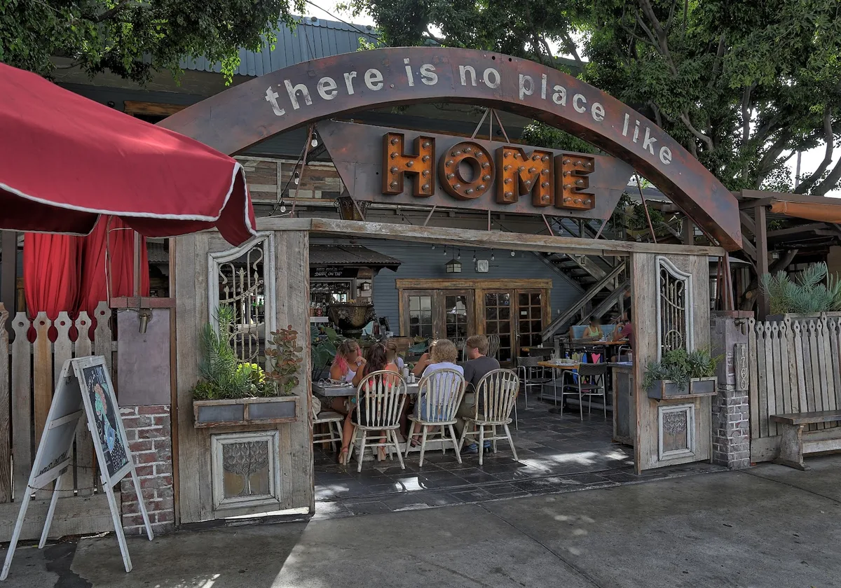 Home Restaurant: Restaurant Photograph