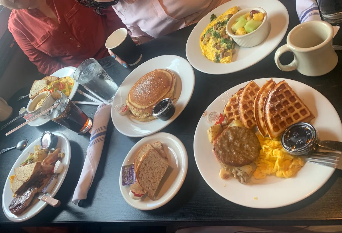 District 7 Grill Midtown: Restaurant Photograph