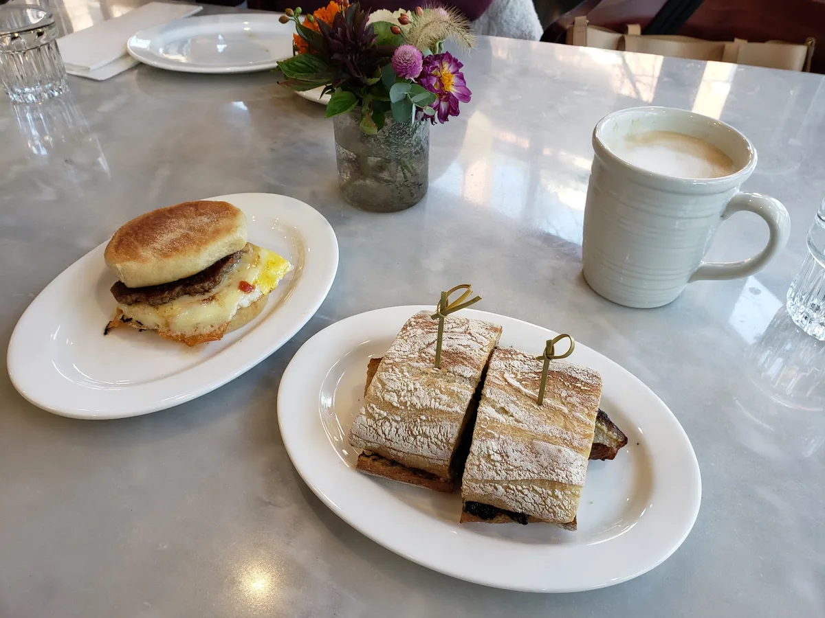 Ellie's: Restaurant Food And Dining Photo