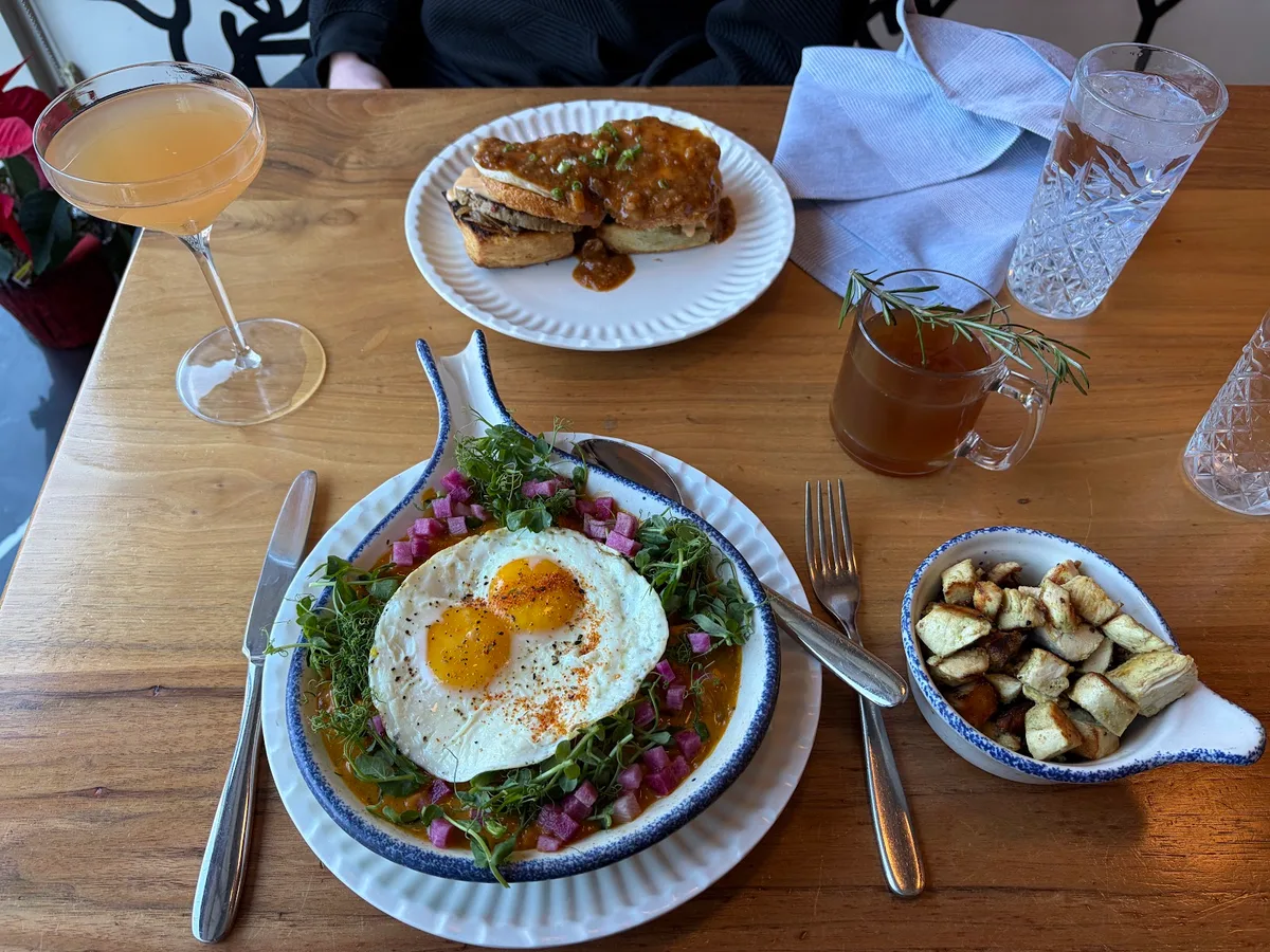 Unconventional Diner: Restaurant Photograph