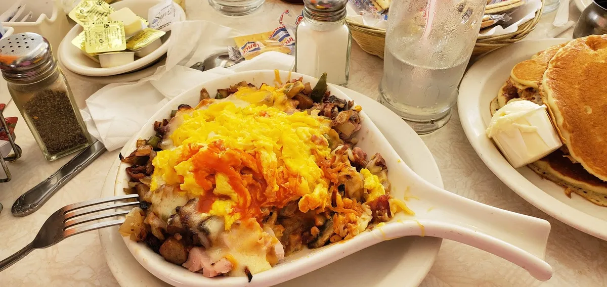 Louis' Family Restaurant: Restaurant Food And Dining Photo