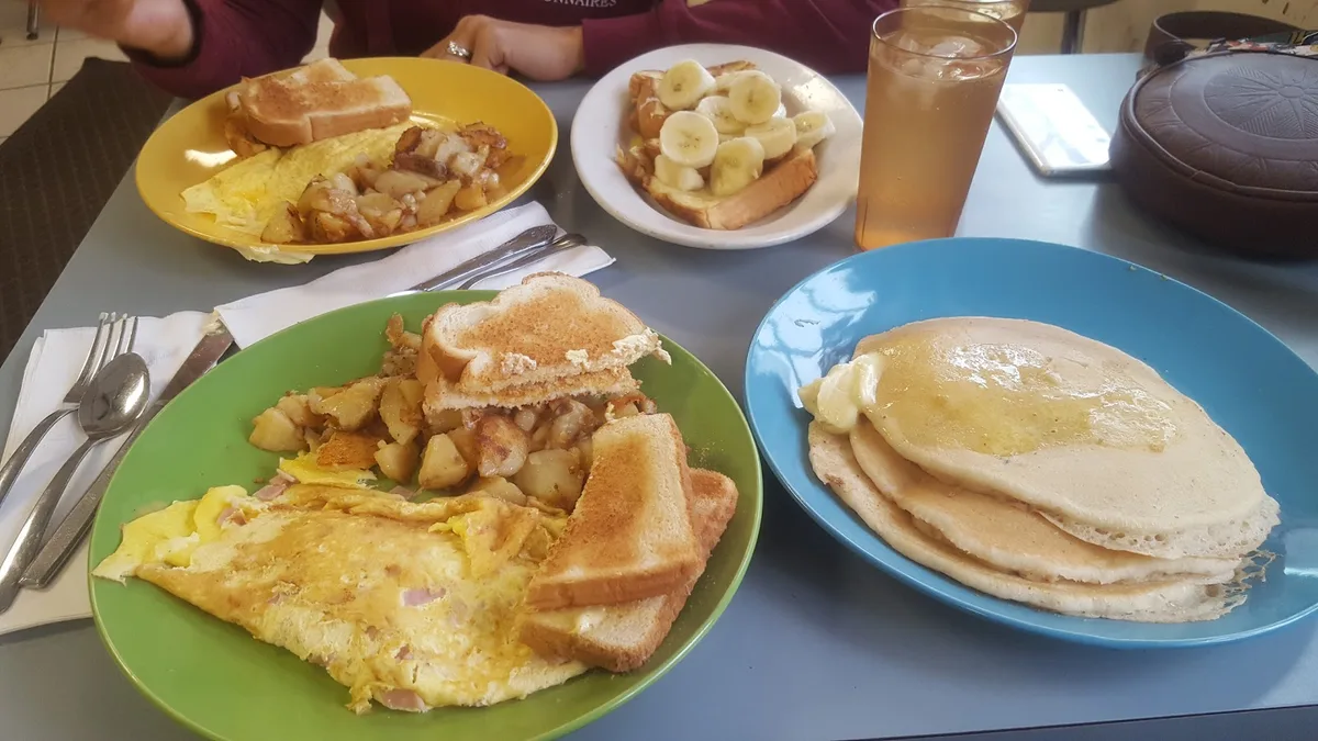Jean's Place: Restaurant Food And Dining Photo