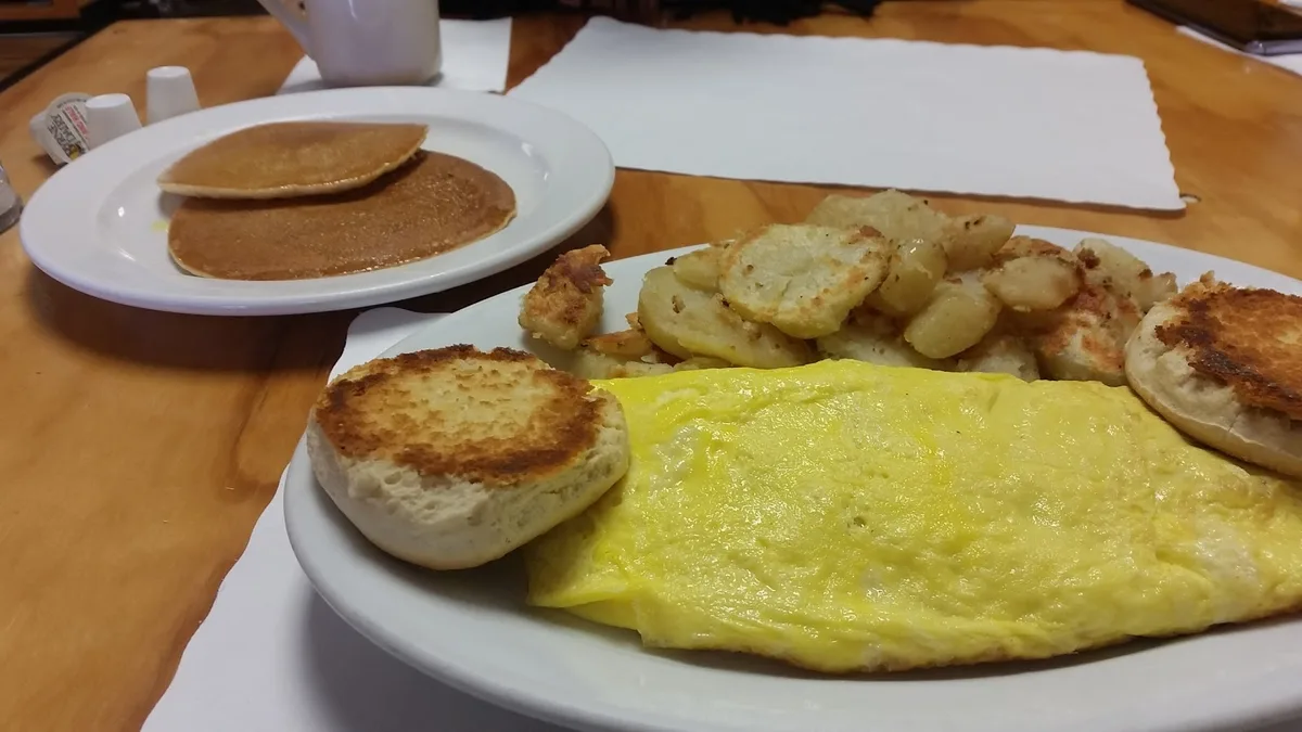Terrie's Breakfast & Lunch: Restaurant Food And Dining Photo