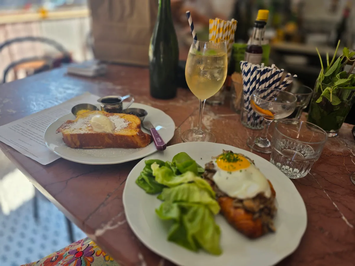 La Fête: Restaurant Photograph