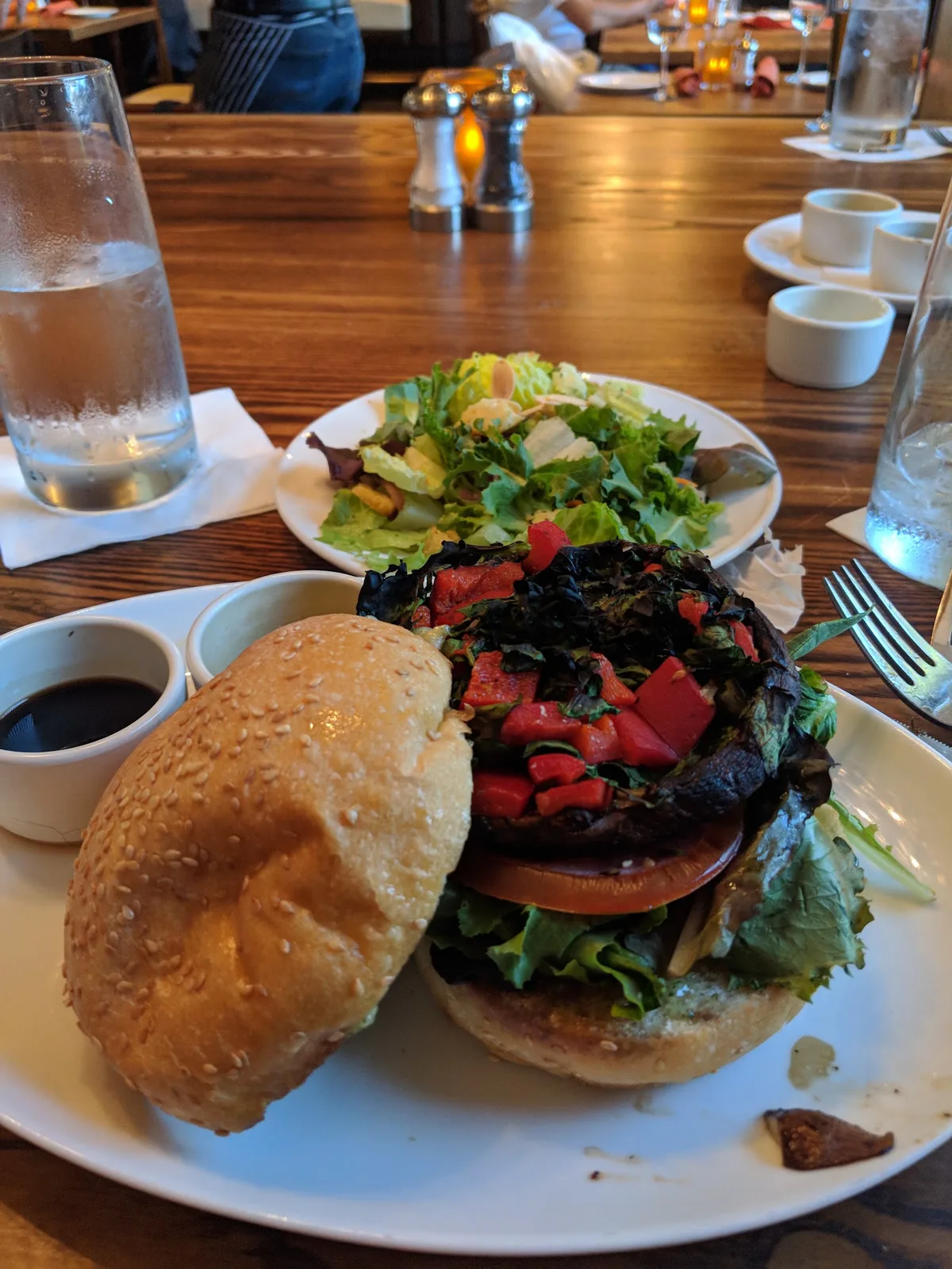 Land Ocean Restaurant Roseville: Restaurant Photograph