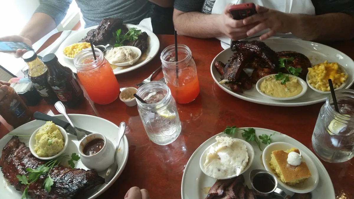 Lucille's Smokehouse Bar-B-Que: Restaurant Food And Dining Photo