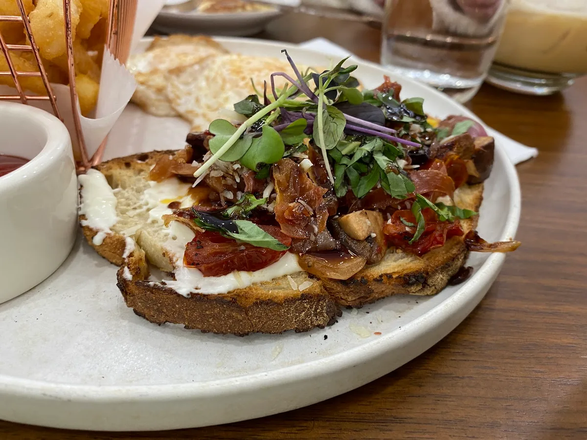 Honey Day Cafe: Restaurant Photograph