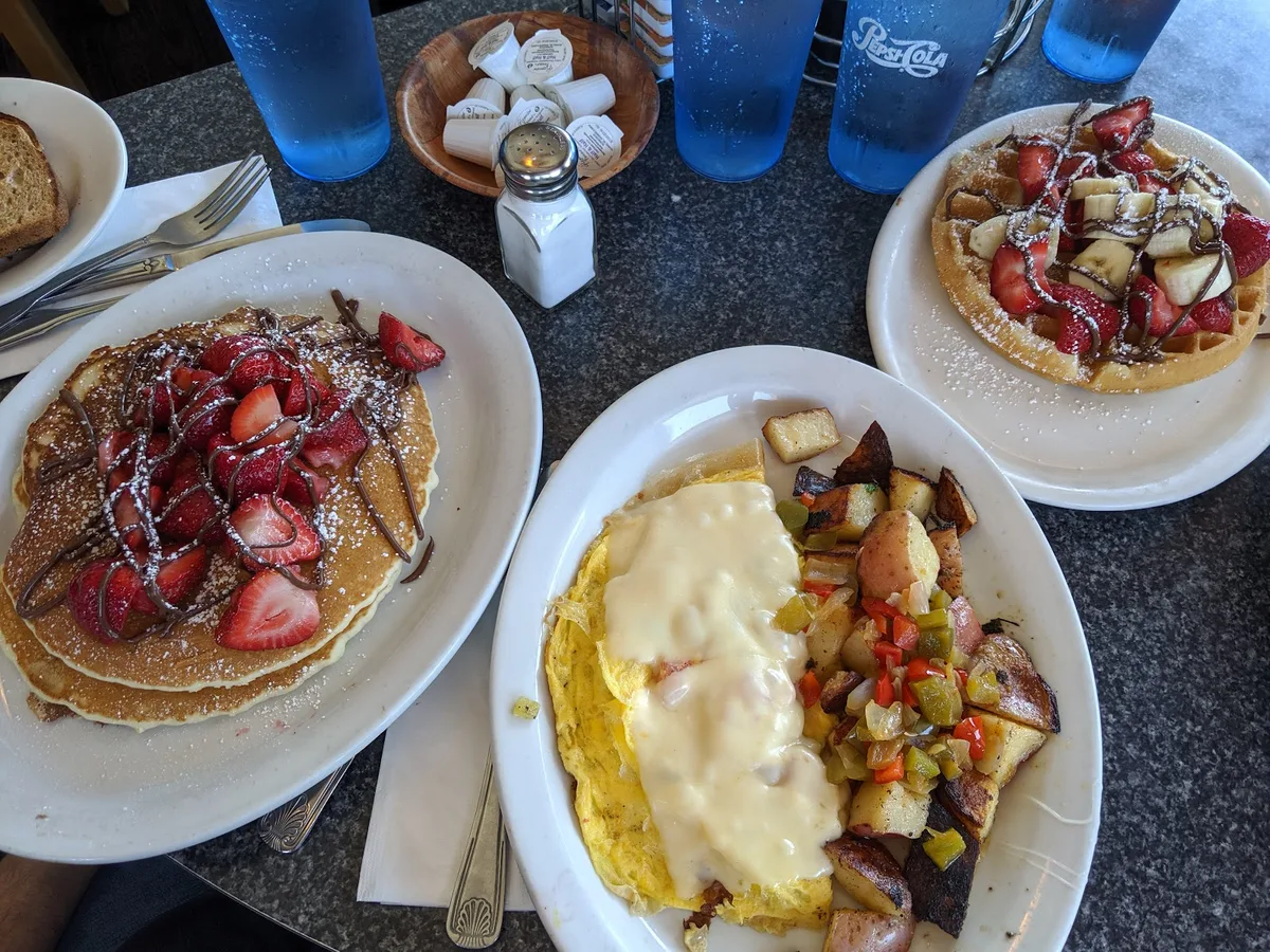 Cahoots Corner Cafe: Restaurant Photograph