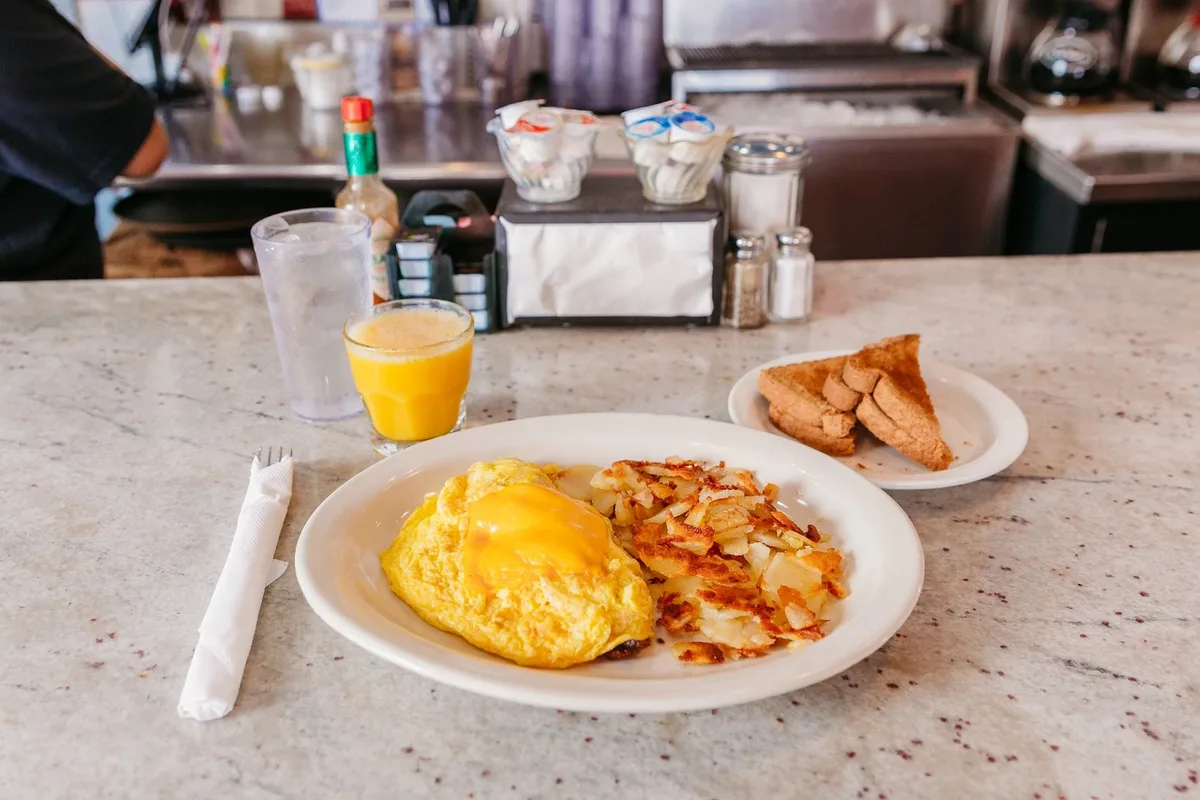 Little Gus Cafe: Restaurant Photograph