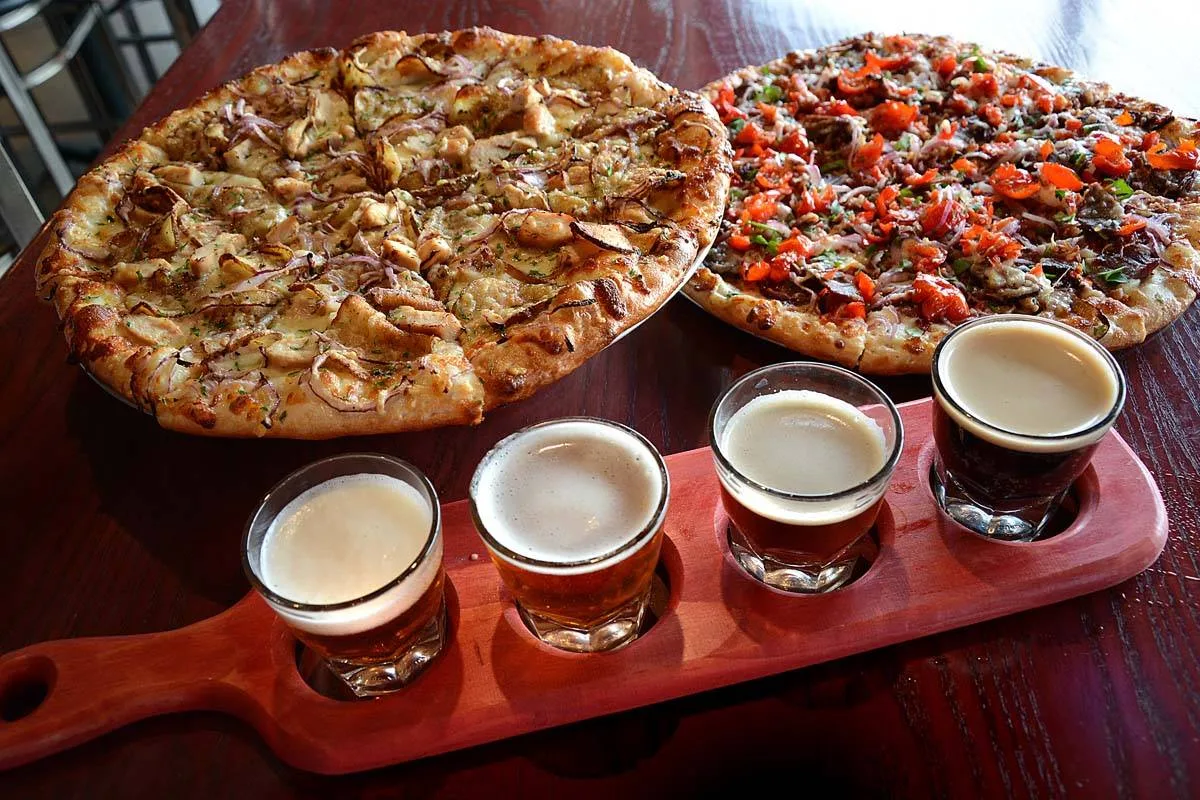 BoomBozz Craft Pizza & Taphouse: Restaurant Photograph