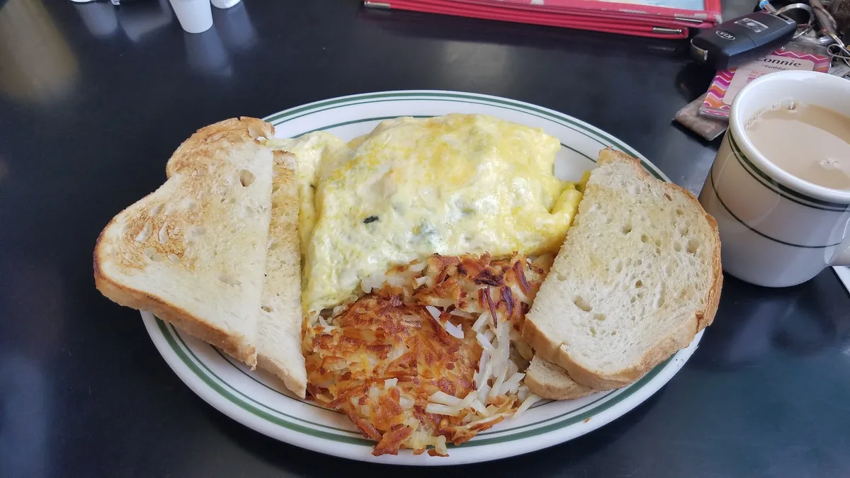 Gunther Toody's: Restaurant Food And Dining Photo
