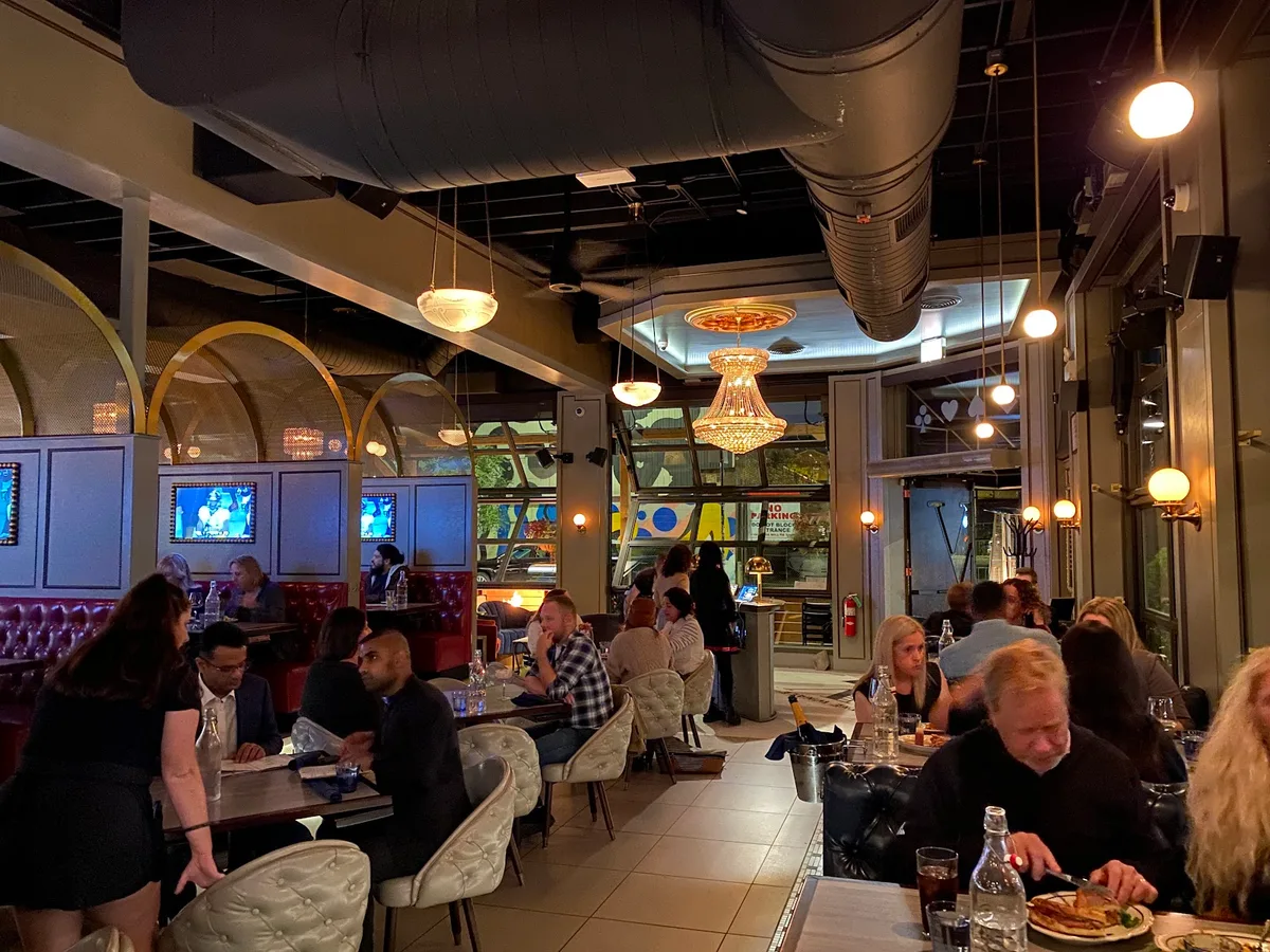 The Whale Chicago: Restaurant Photograph