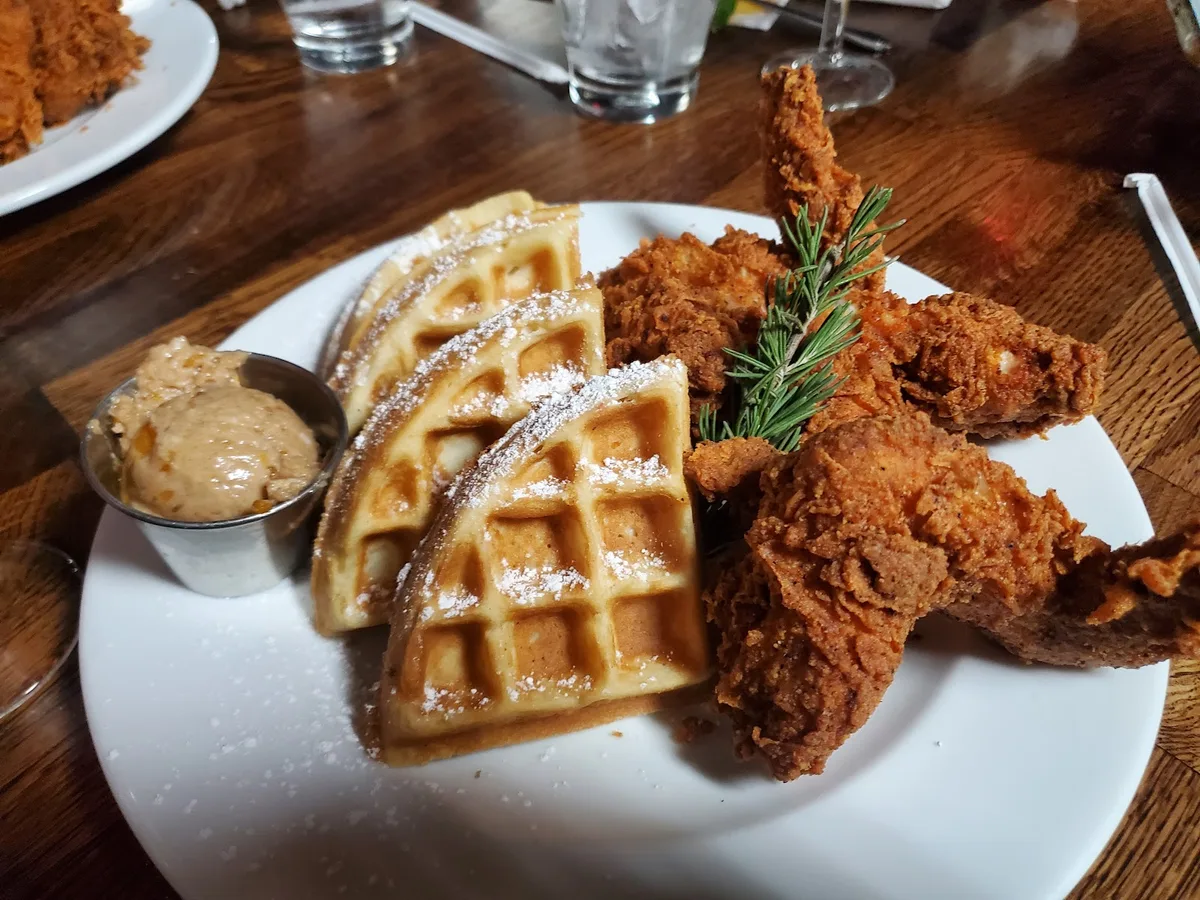 Court Cafe: Restaurant Photograph