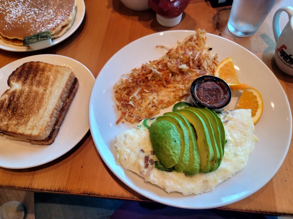 Brunch At Lili's: Restaurant Photograph