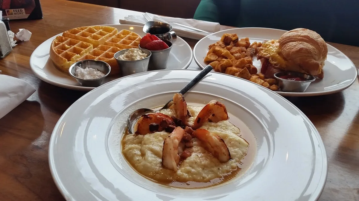 Baker's Crust Artisan Kitchen @ Carytown: Restaurant Food And Dining Photo