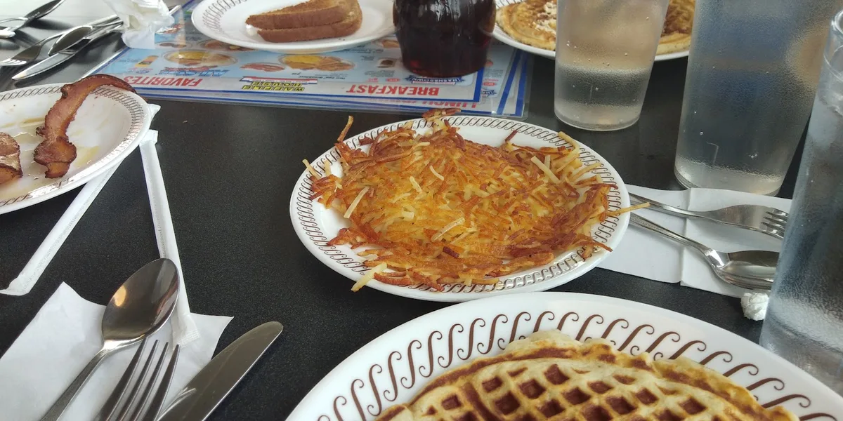 Waffle House: Restaurant Photograph