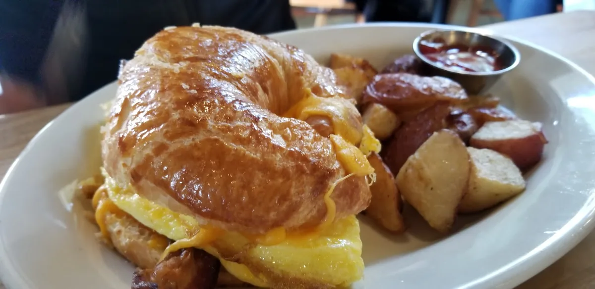 Oasis Cafe: Restaurant Food And Dining Photo