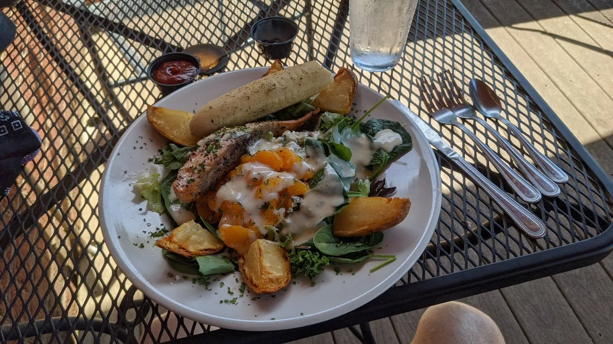Hall's Tavern at Coventry: Restaurant Food And Dining Photo
