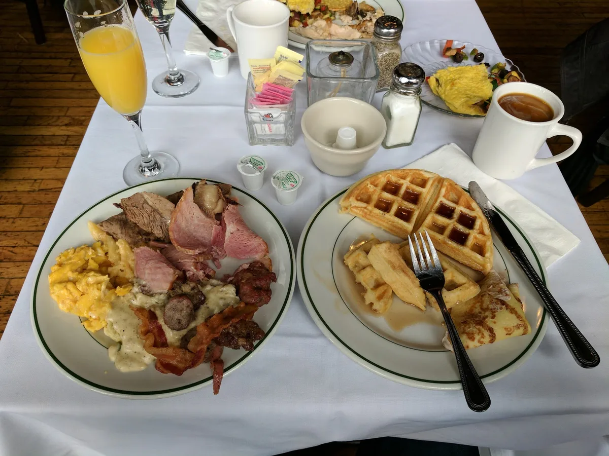 Manhattan's Pub 'n Cheer: Restaurant Photograph