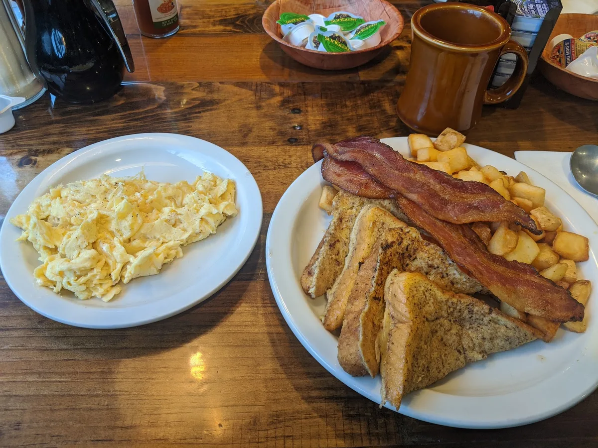 Park Inn: Restaurant Food And Dining Photo
