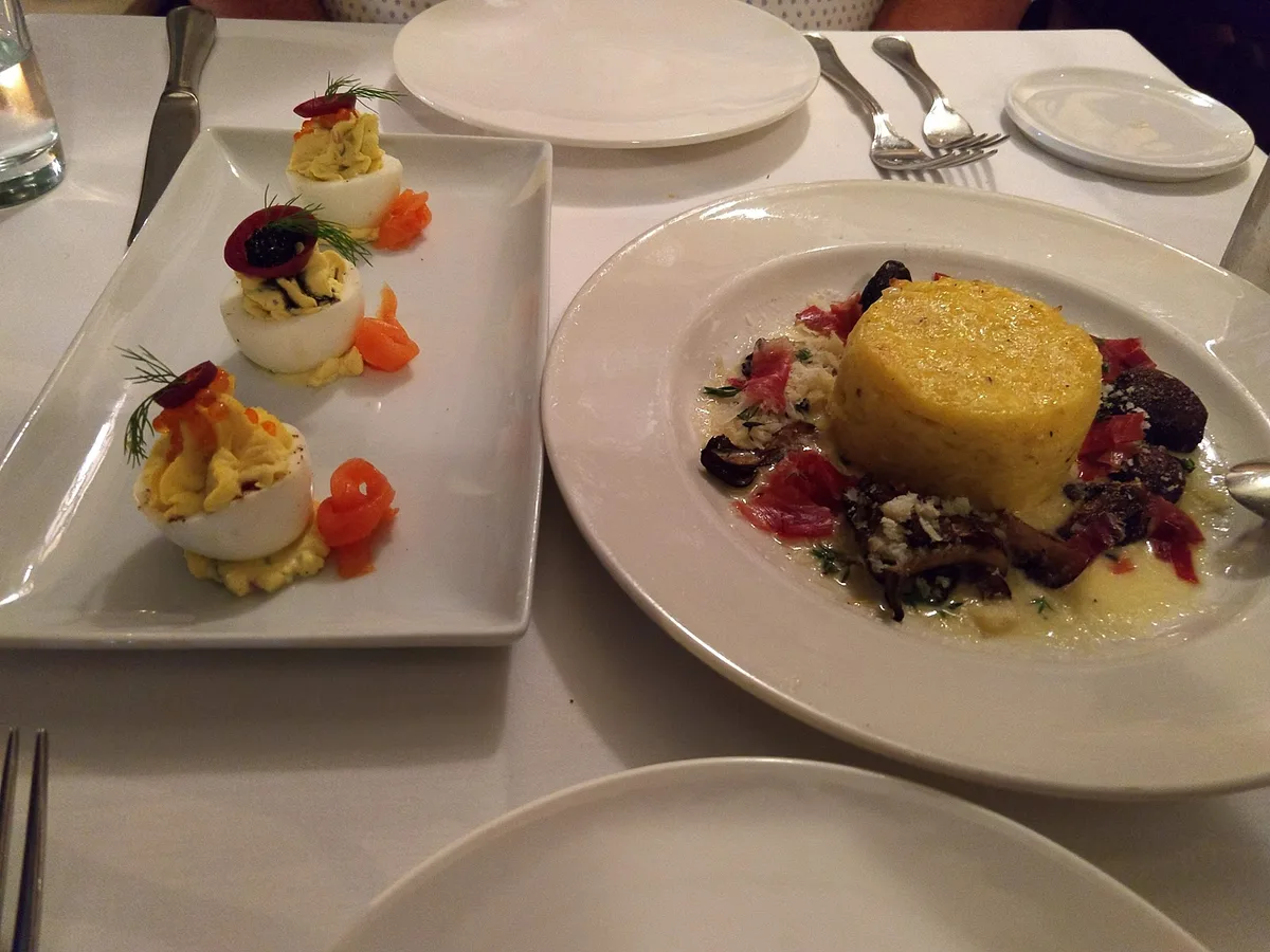 Highlands Bar & Grill: Restaurant Food And Dining Photo