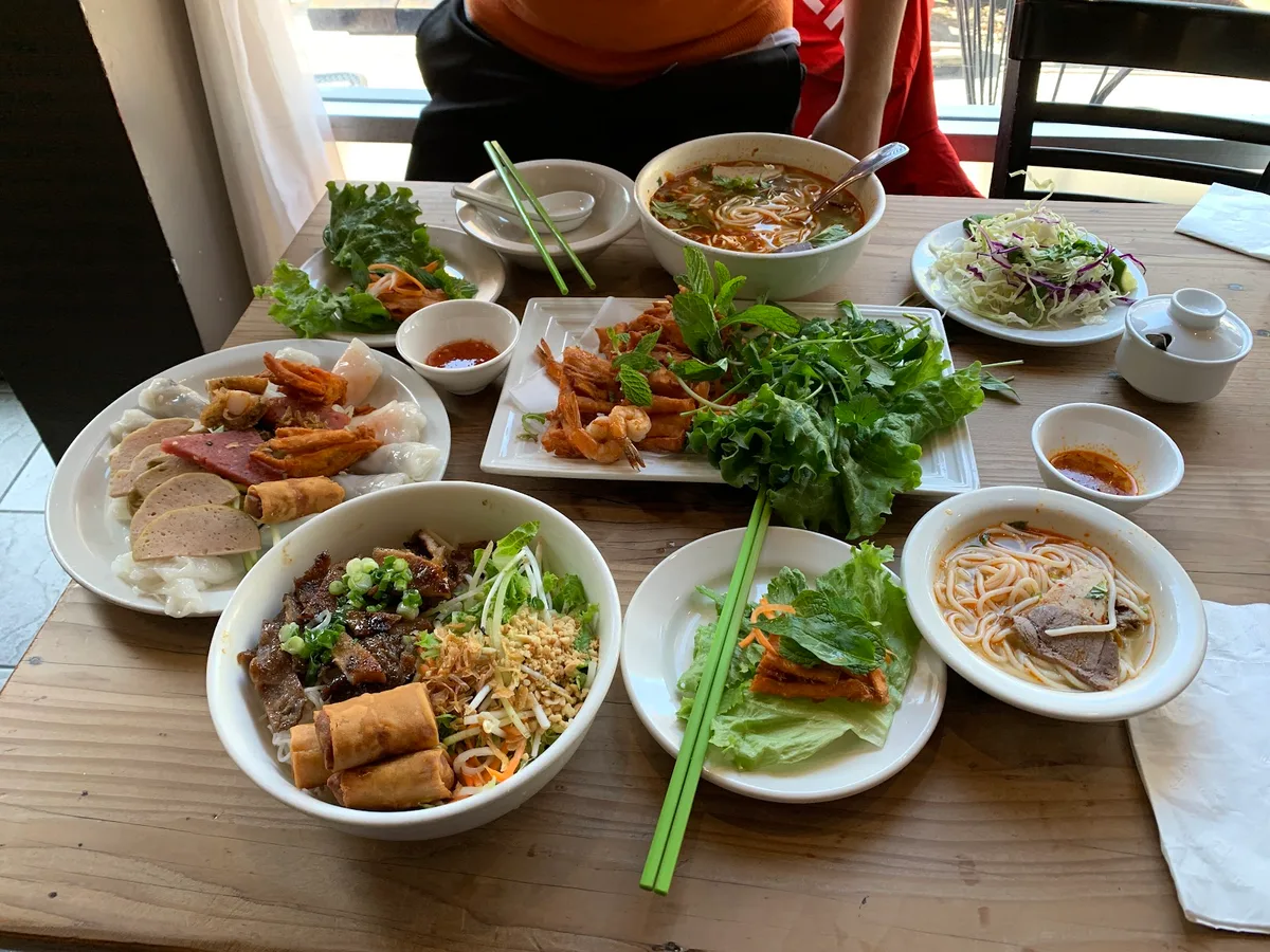 Tay Ho Oakland Restaurant & Bar: Restaurant Photograph