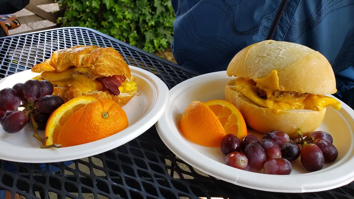 Metropol Bakery: Restaurant Food And Dining Photo