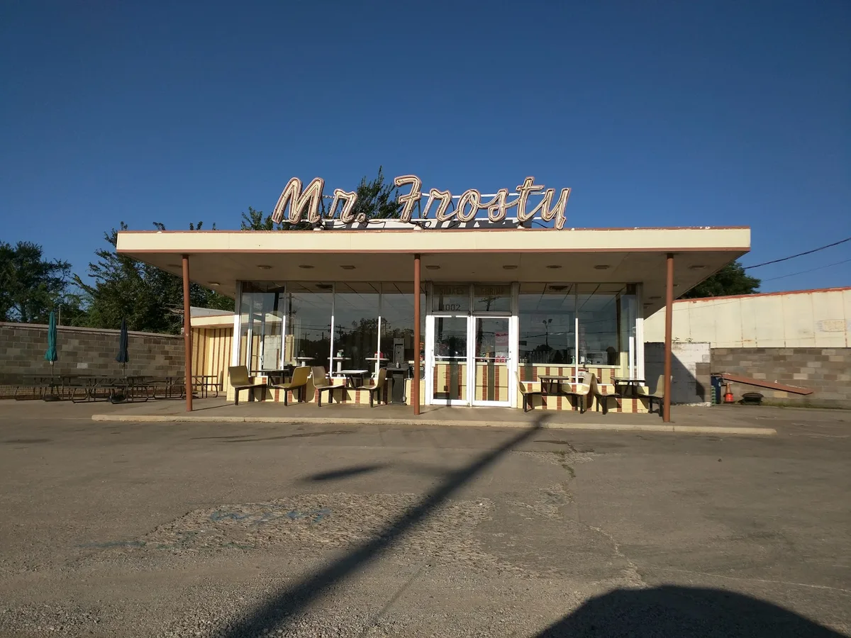 Frosty Drive N: Restaurant Food And Dining Photo