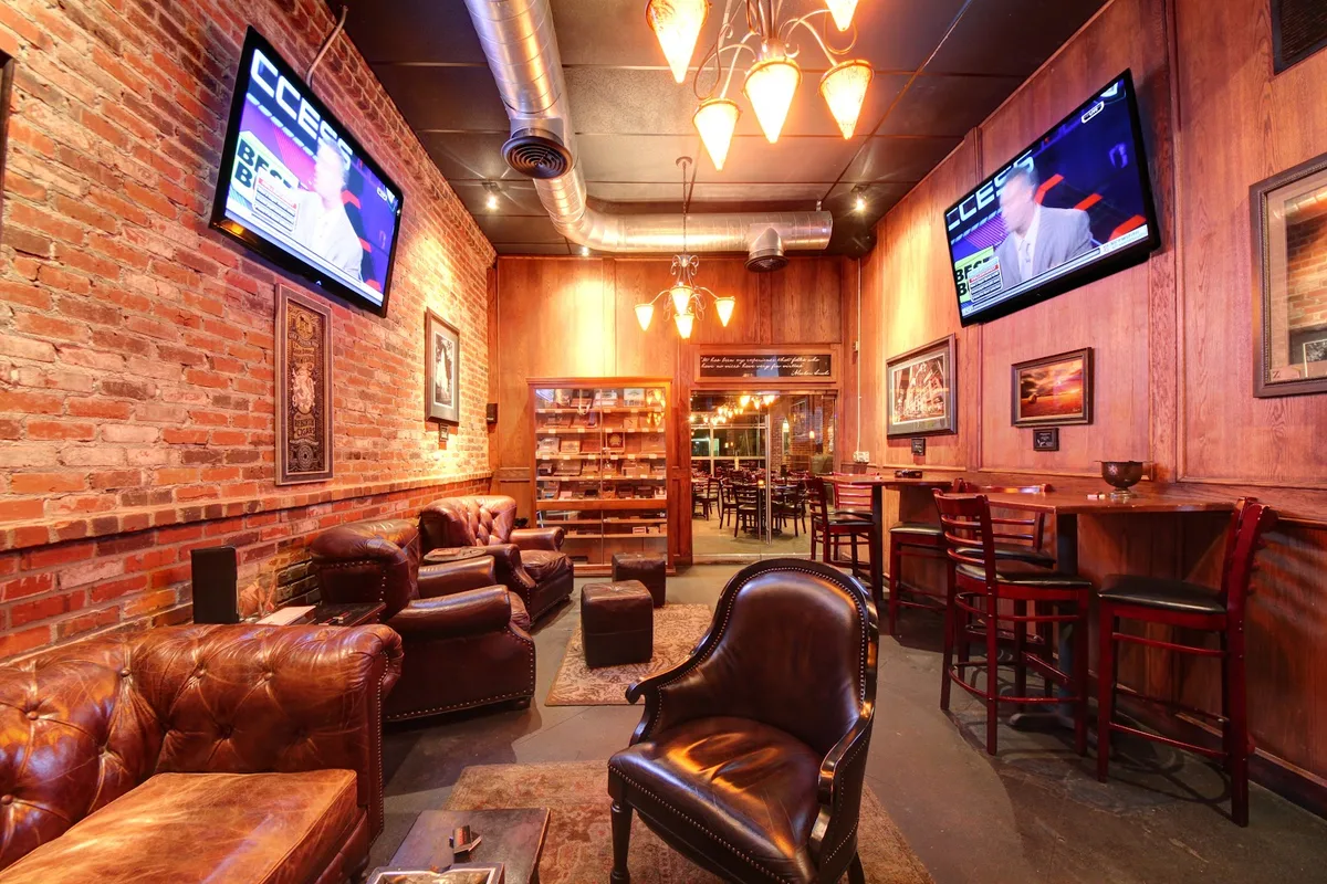 SMOKE. Woodfire Grill: Restaurant Photograph