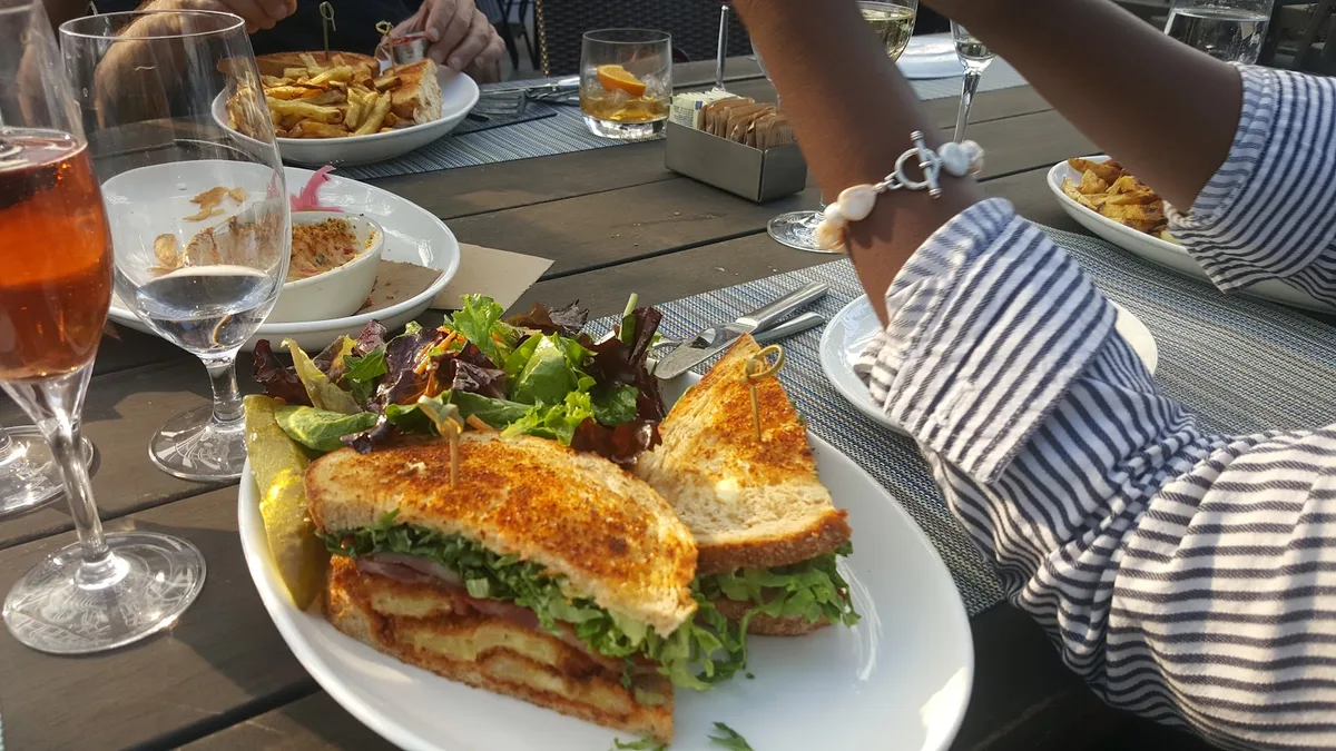 Art and Soul: Restaurant Photograph