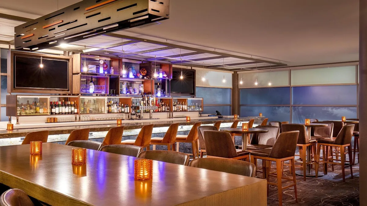 Luminous Restaurant and Lounge: Restaurant Photograph