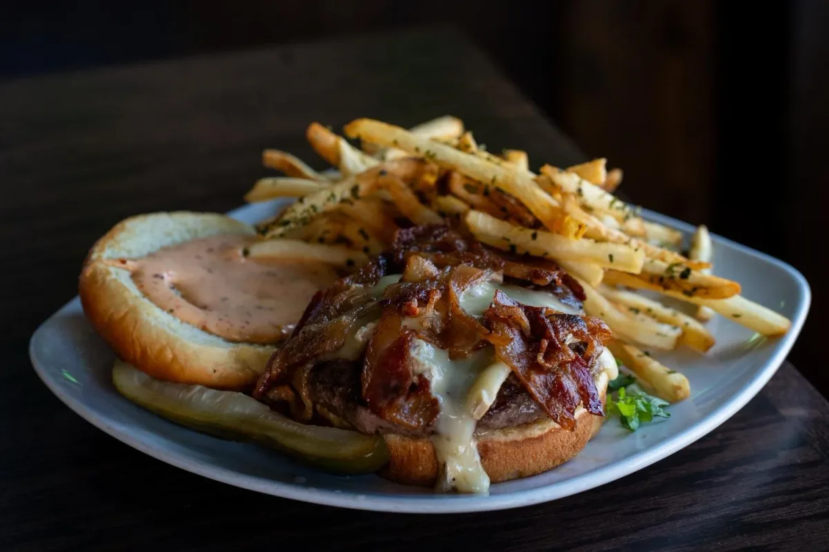 The Harding Tavern: Restaurant Photograph