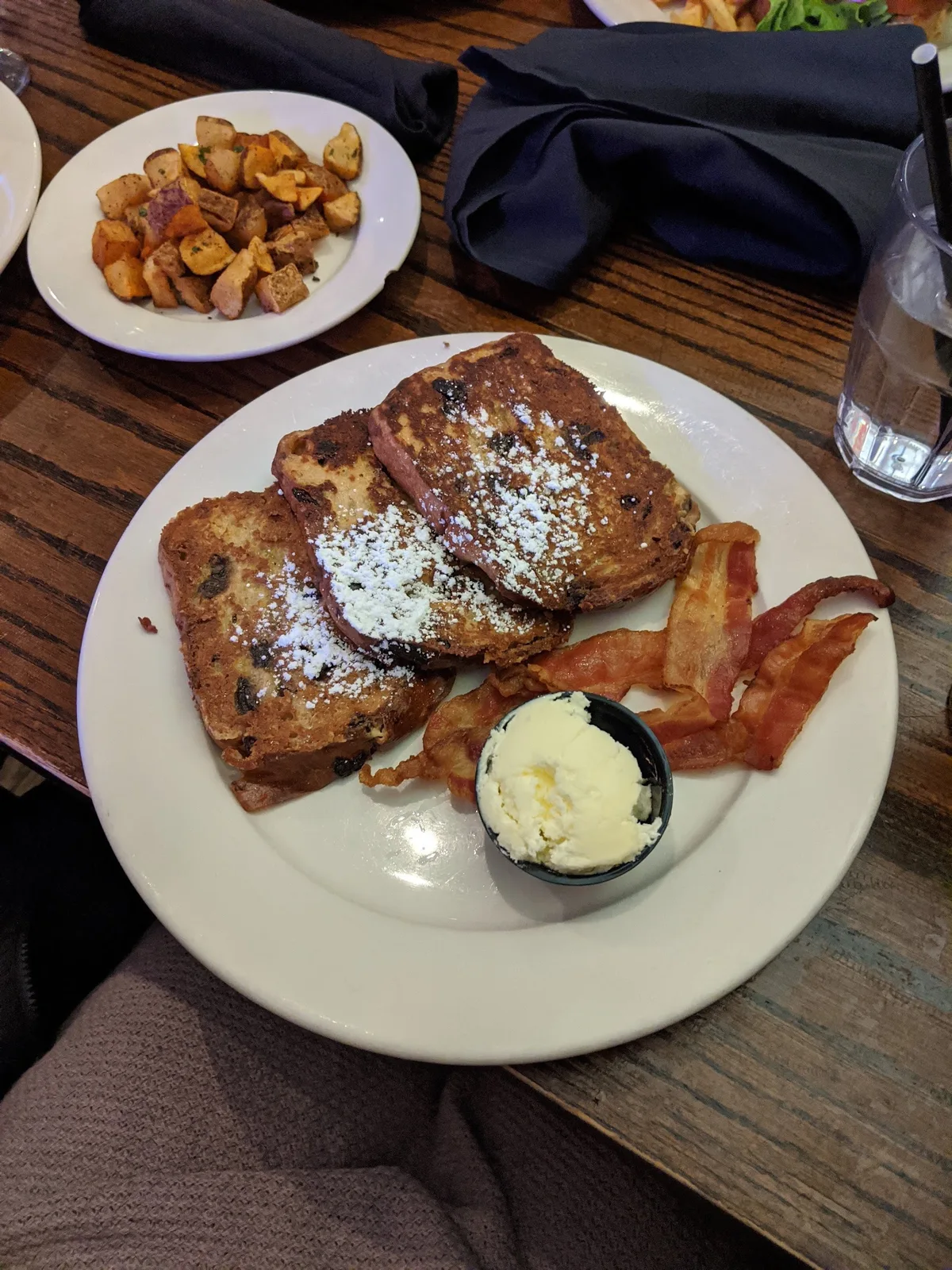 Madhatter: Restaurant Photograph
