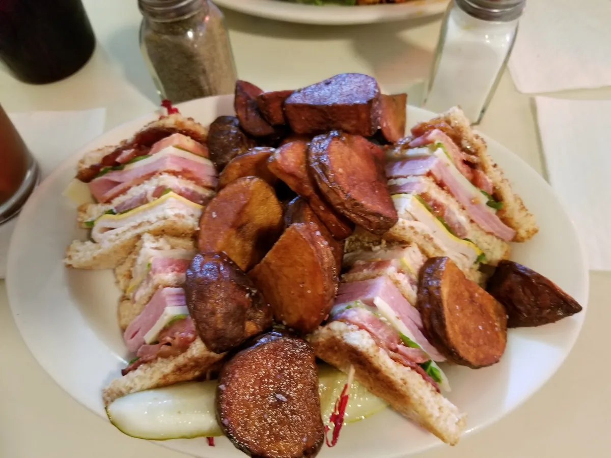 Dots Back Inn: Restaurant Food And Dining Photo