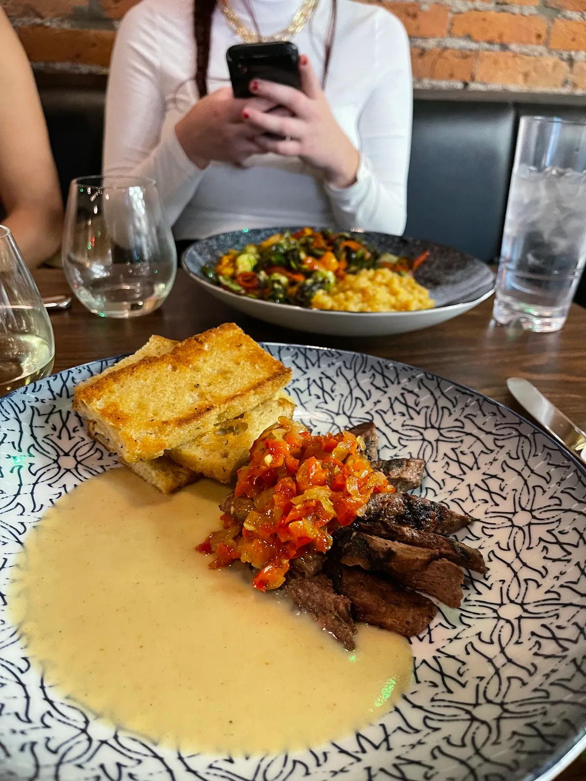 Bistro Nota: Restaurant Photograph