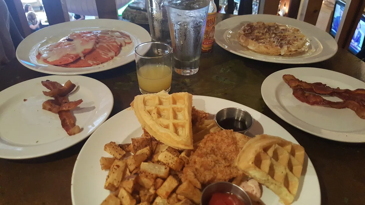 Automatic Slim's: Restaurant Food And Dining Photo
