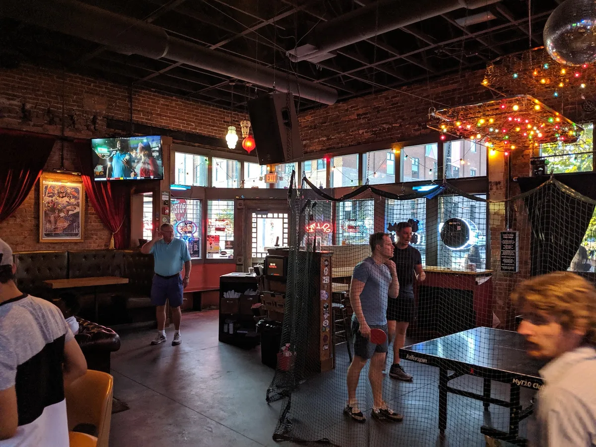 HiFi Clyde's Chattanooga: Restaurant Photograph